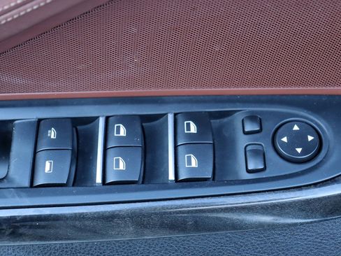 Used 2013 BMW 650i xDrive Convertible image 21