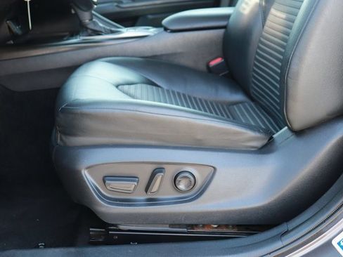 Used 2023 Toyota Camry SE FWD image 8