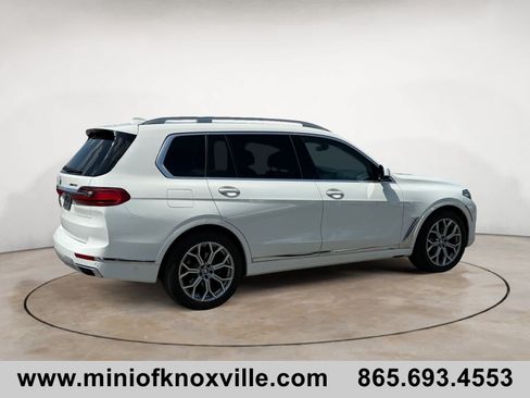 Used 2022 BMW X7 xDrive40i w/ Premium Package AWD/4WD image 3