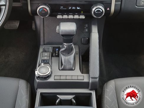 Used 2024 Toyota Tacoma SR AWD/4WD image 23