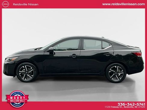 Used 2025 Nissan Sentra SV FWD image 3