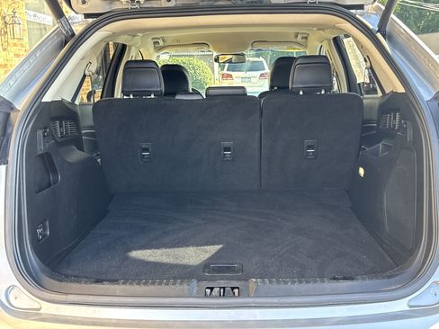 Used 2019 Ford Edge Titanium image 11