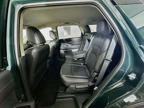 Used 2025 Nissan Pathfinder SL FWD image 26