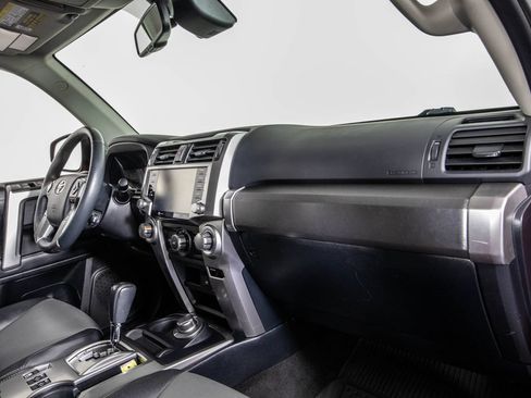 Used 2020 Toyota 4Runner SR5 Premium AWD/4WD image 19