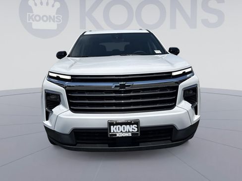 New 2026 Chevrolet Traverse LT w/ Sun and Wheel Package AWD/4WD image 8