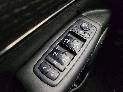 Used 2018 Jeep Grand Cherokee High Altitude AWD/4WD image 27