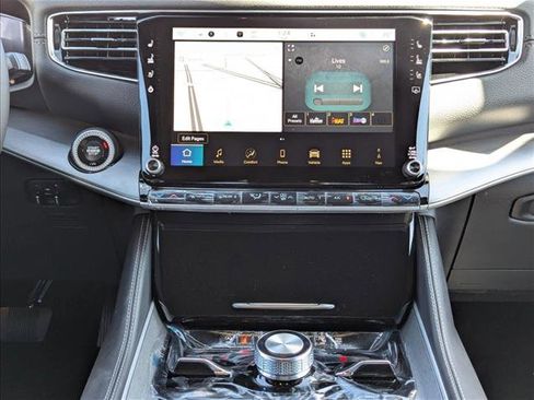 New 2026 Jeep Grand Wagoneer 4WD image 12