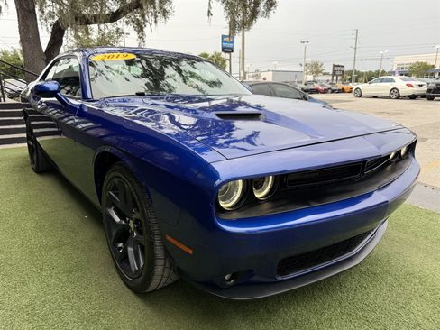 Used 2019 Dodge Challenger SXT w/ Blacktop Package RWD image 3