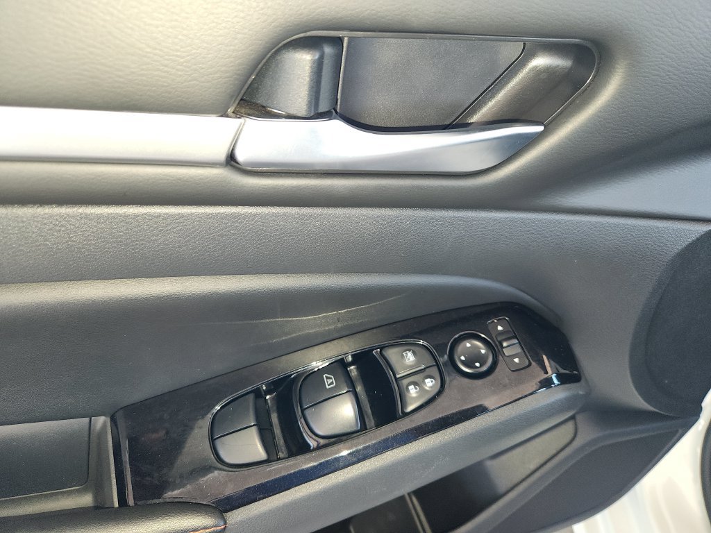 Used 2024 Nissan Altima 2.5 SR FWD image 29