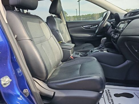 Used 2018 Nissan Rogue SL w/ Premium Package image 12
