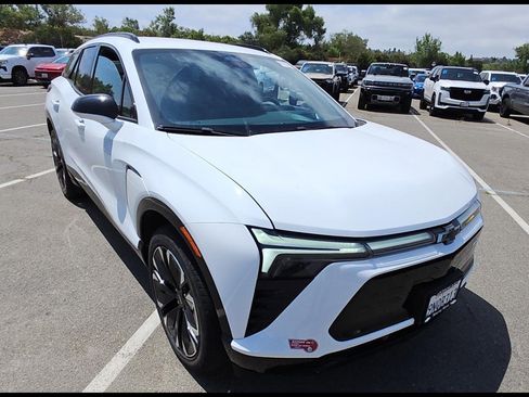 Used 2024 Chevrolet Blazer EV RS RWD image 9