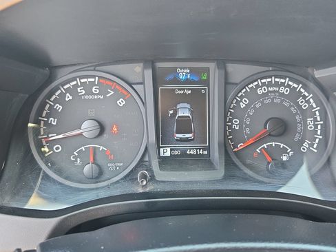 Used 2022 Toyota Tacoma SR w/ SX Package AWD/4WD image 18