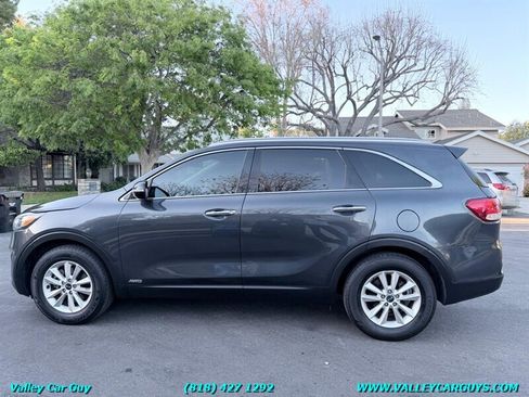 Used 2018 Kia Sorento LX image 8