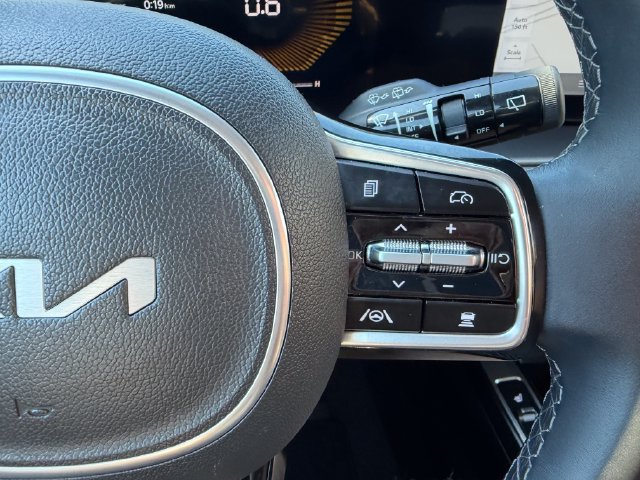 Certified 2025 Kia Sorento S AWD/4WD image 16