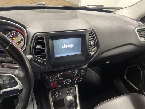 Used 2020 Jeep Compass Latitude image 30