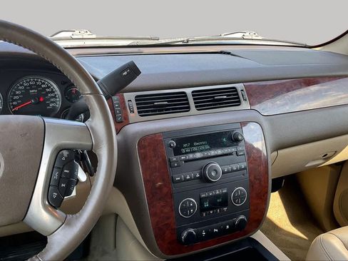 Used 2011 Chevrolet Tahoe LT w/ Texas Edition RWD image 5