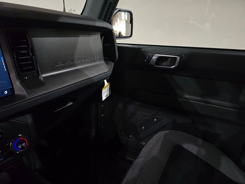 New 2025 Ford Bronco 4-Door image 25