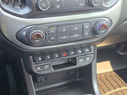 Used 2022 Chevrolet Colorado ZR2 AWD/4WD image 25