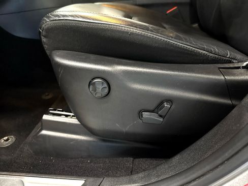 Used 2019 Jeep Grand Cherokee Limited image 10