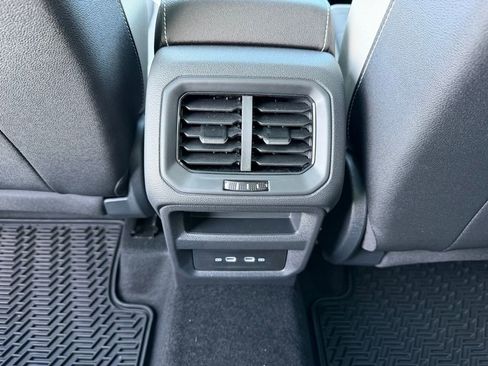 New 2026 Volkswagen Taos SE image 27