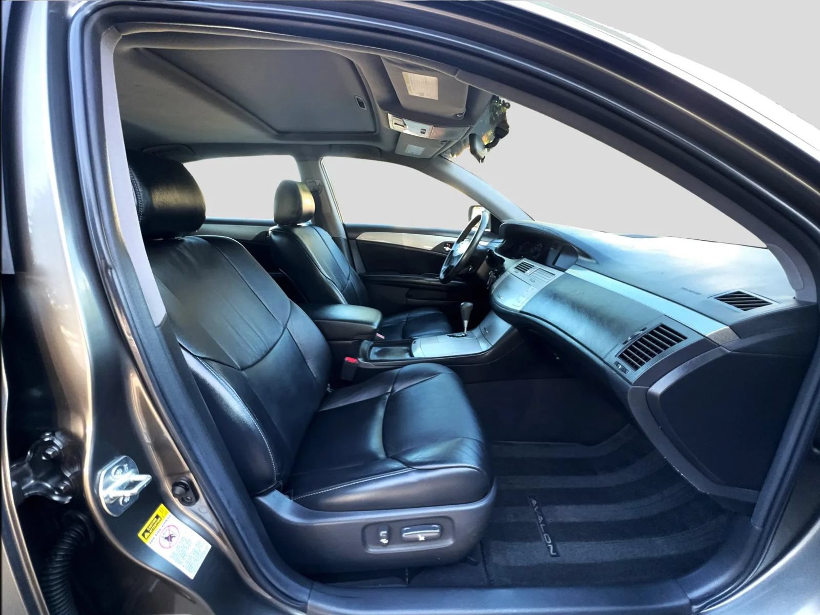 Used 2005 Toyota Avalon Touring FWD image 42