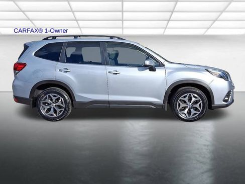 Used 2023 Subaru Forester Premium image 8