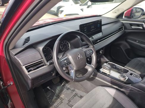 Used 2025 Mitsubishi Outlander SE AWD/4WD image 15