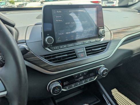 Used 2021 Nissan Altima 2.5 SL FWD image 9