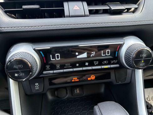 Used 2023 Toyota RAV4 AWD Hybrid image 20