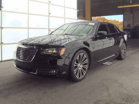 Used 2013 Chrysler 300 S image 1