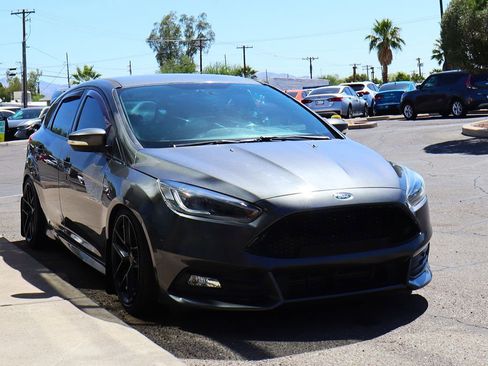 Used 2018 Ford Focus ST FWD image 14