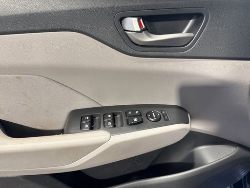 Used 2022 Hyundai Accent SE image 25