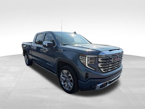 Used 2024 GMC Sierra 1500 Denali w/ Denali Reserve Package AWD/4WD image 3
