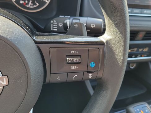 Certified 2023 Nissan Rogue SV FWD image 22