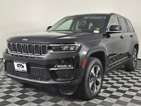 Used 2022 Jeep Grand Cherokee Limited 4xe w/ Luxury Tech Group II AWD/4WD image 7
