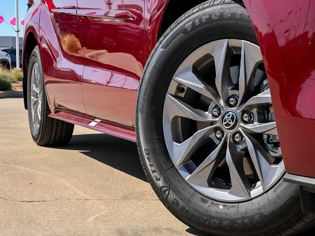 New 2026 Toyota Sienna XLE FWD image 2
