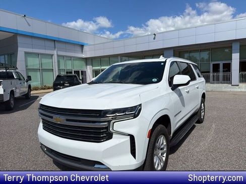 Used 2021 Chevrolet Suburban LT image 1