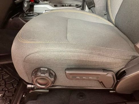 Used 2024 Jeep Gladiator Sport AWD/4WD image 21