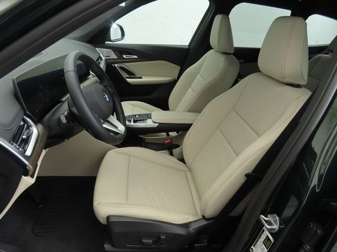 Certified 2025 BMW X1 xDrive28i w/ Premium Package image 19