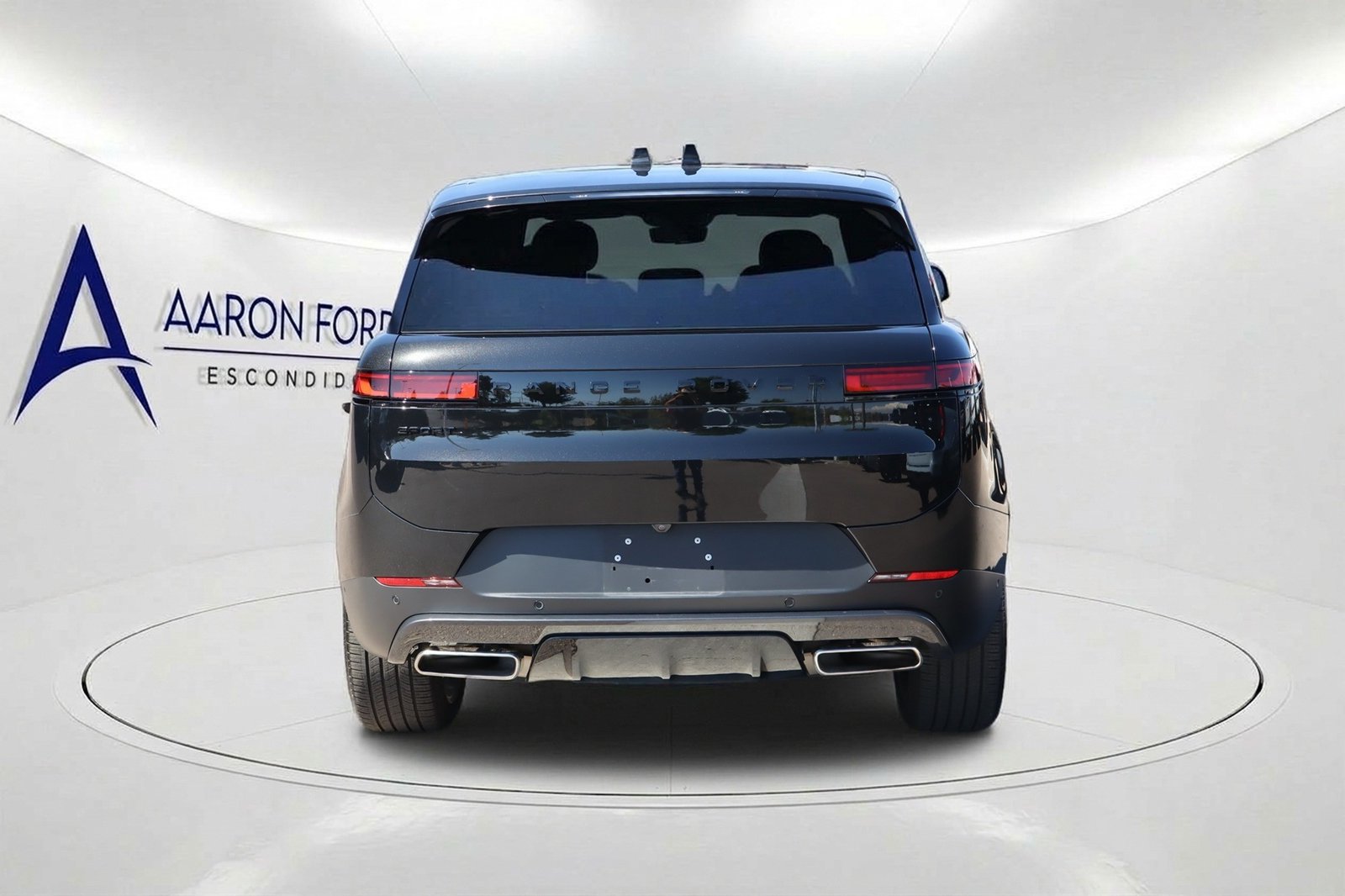 Used 2025 Land Rover Range Rover Sport SE AWD/4WD image 5