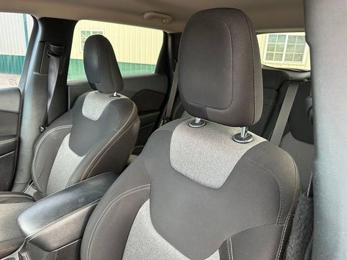 Used 2014 Jeep Cherokee Latitude FWD image 3