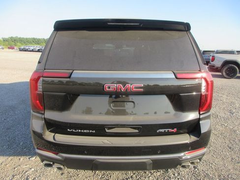 New 2026 GMC Yukon AT4 AWD/4WD image 5