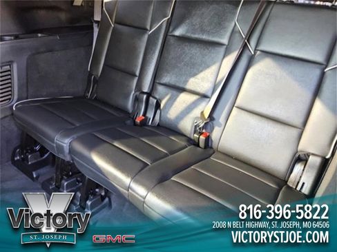 Used 2024 Cadillac Escalade ESV Premium Luxury image 2