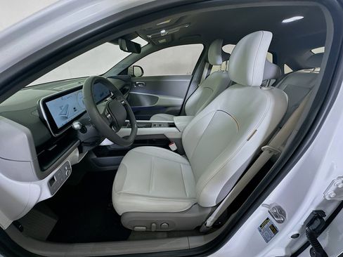 Used 2024 Hyundai Ioniq 6 SEL image 13