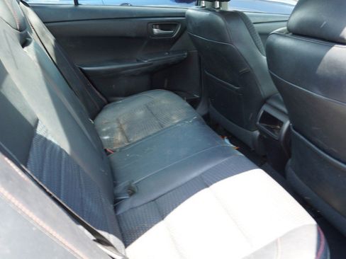 Used 2015 Toyota Camry SE FWD image 11
