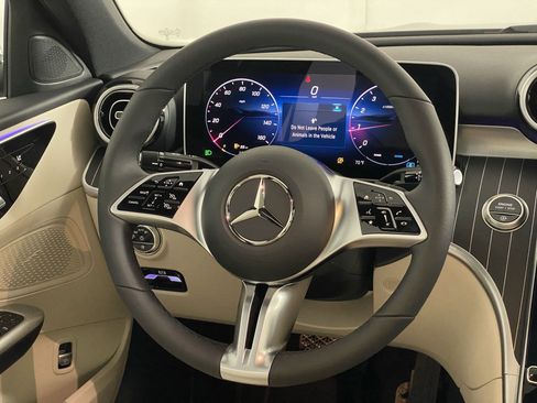 Used 2025 Mercedes-Benz C 300 4MATIC Sedan image 16