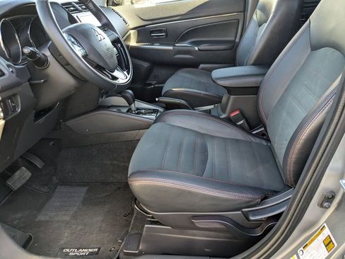 Used 2025 Mitsubishi Outlander Sport SE image 11