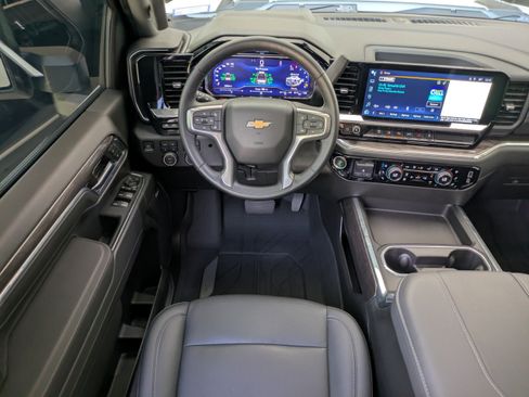 Used 2024 Chevrolet Silverado 3500 LTZ w/ LTZ Plus Package AWD/4WD image 17