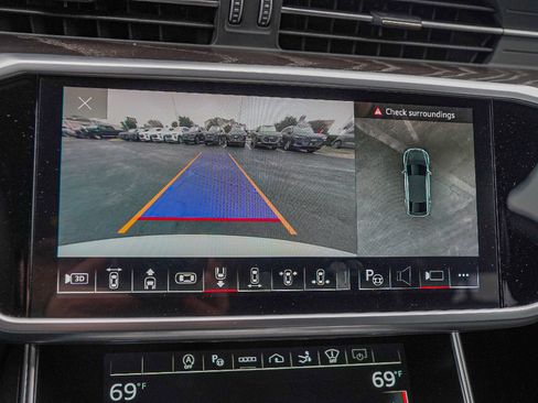 Used 2024 Audi Q8 Premium Plus w/ Premium Plus Package image 45