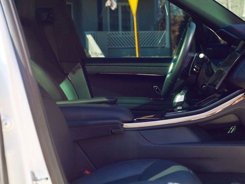 Used 2024 Land Rover Range Rover Sport SE image 34